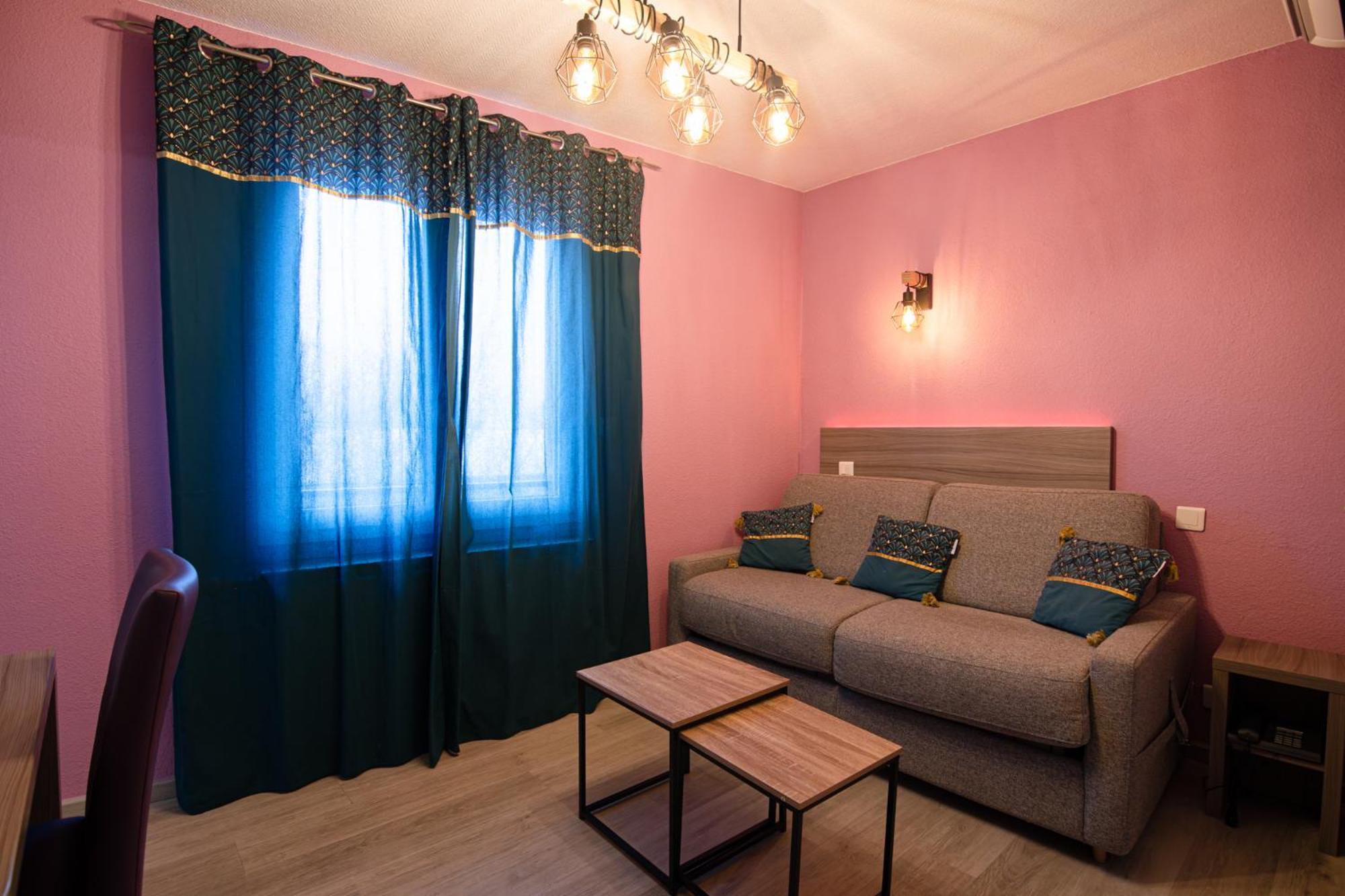 Logis Hotel Centrotel Et Spa Bulles D'Allier 蒙马罗 外观 照片