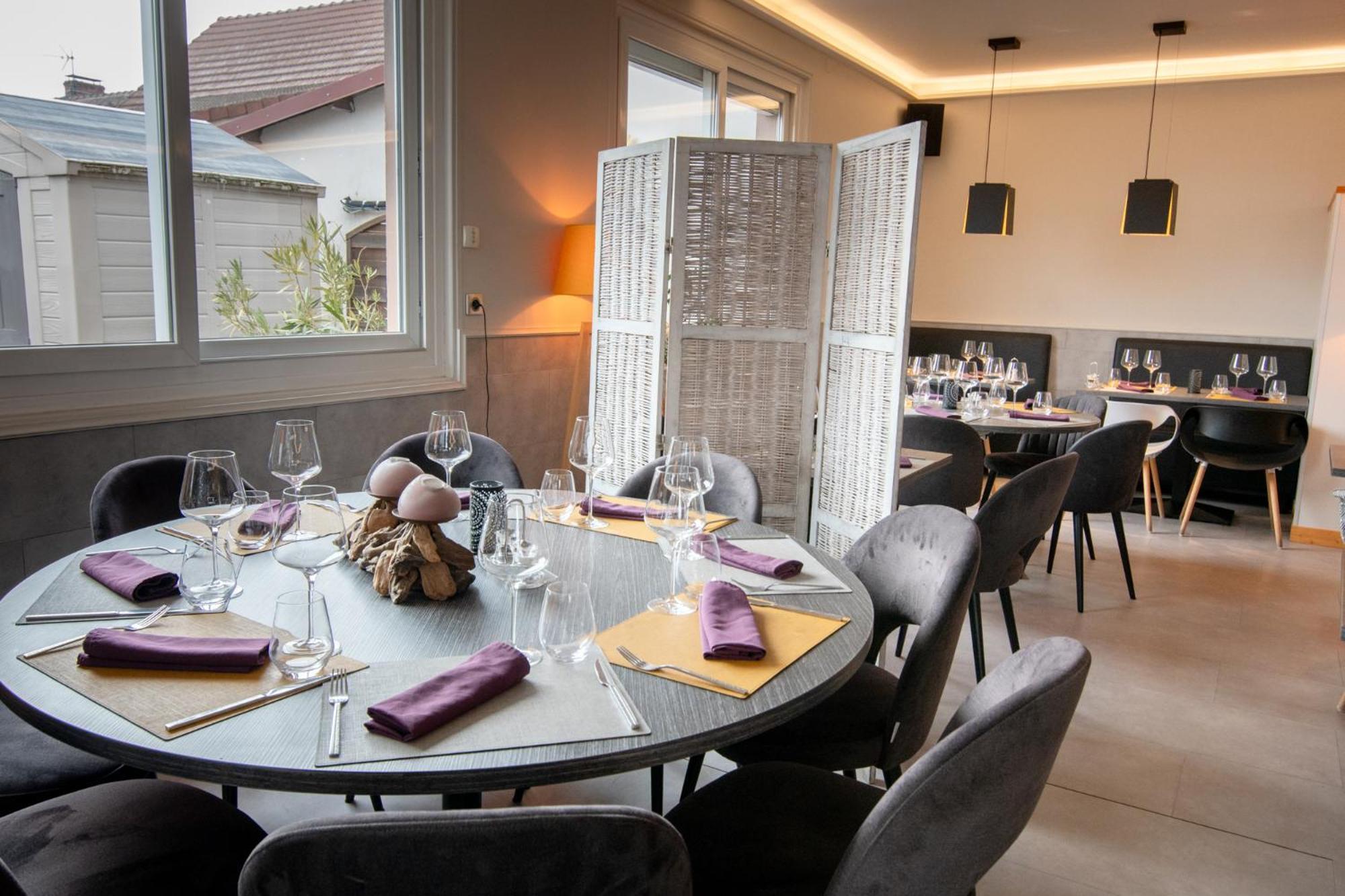 Logis Hotel Centrotel Et Spa Bulles D'Allier 蒙马罗 外观 照片
