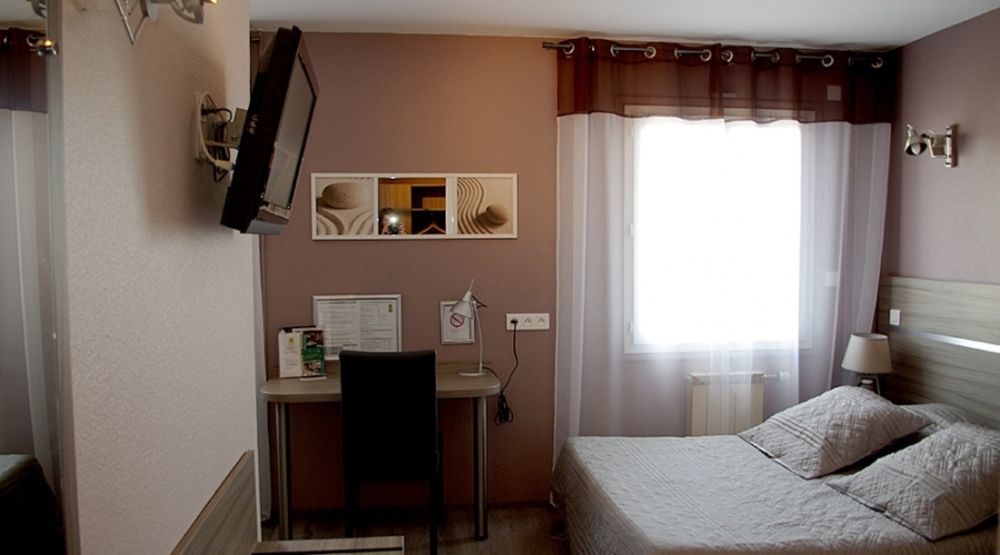 Logis Hotel Centrotel Et Spa Bulles D'Allier 蒙马罗 外观 照片