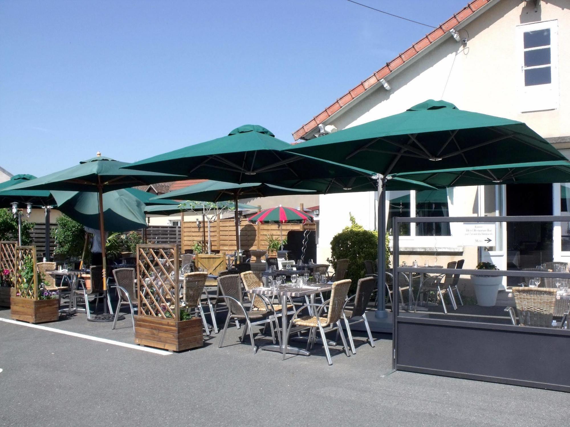 Logis Hotel Centrotel Et Spa Bulles D'Allier 蒙马罗 外观 照片