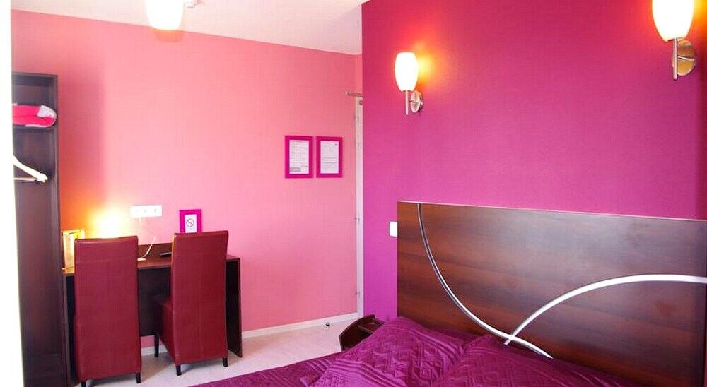 Logis Hotel Centrotel Et Spa Bulles D'Allier 蒙马罗 外观 照片